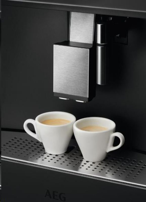 AEG Innebygget Espressomaskin Sort